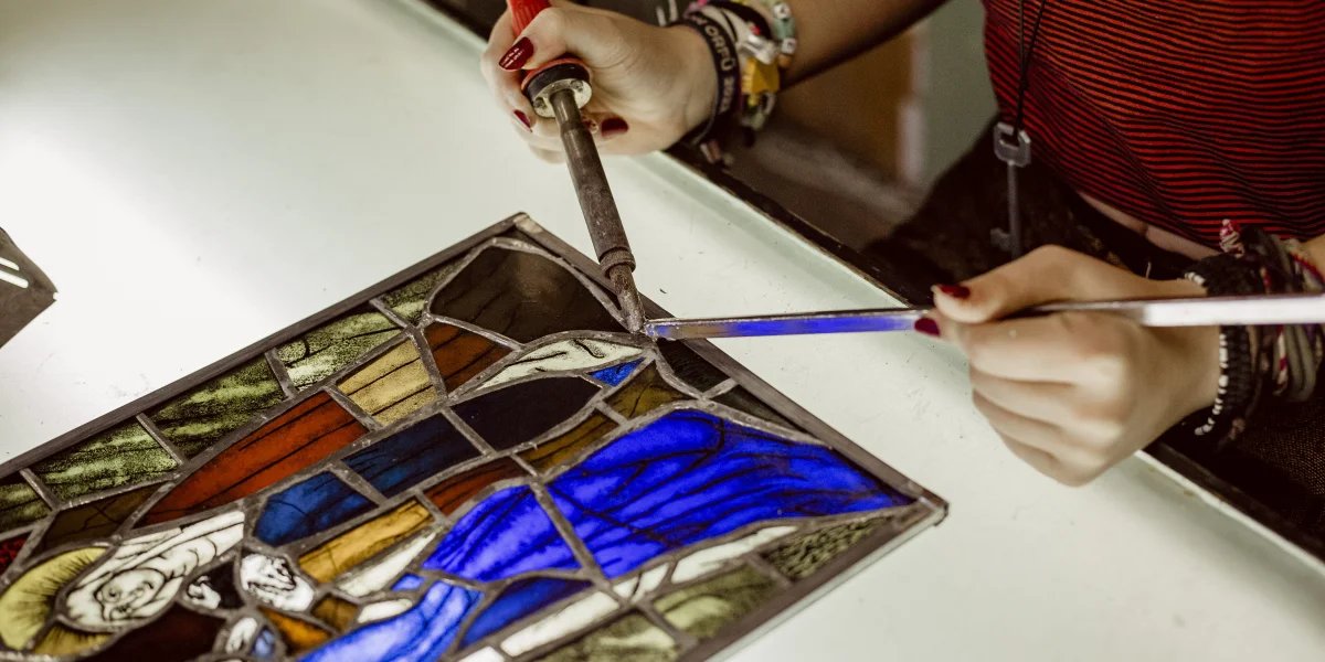 Jelentkezés a szépmíves képzésekre